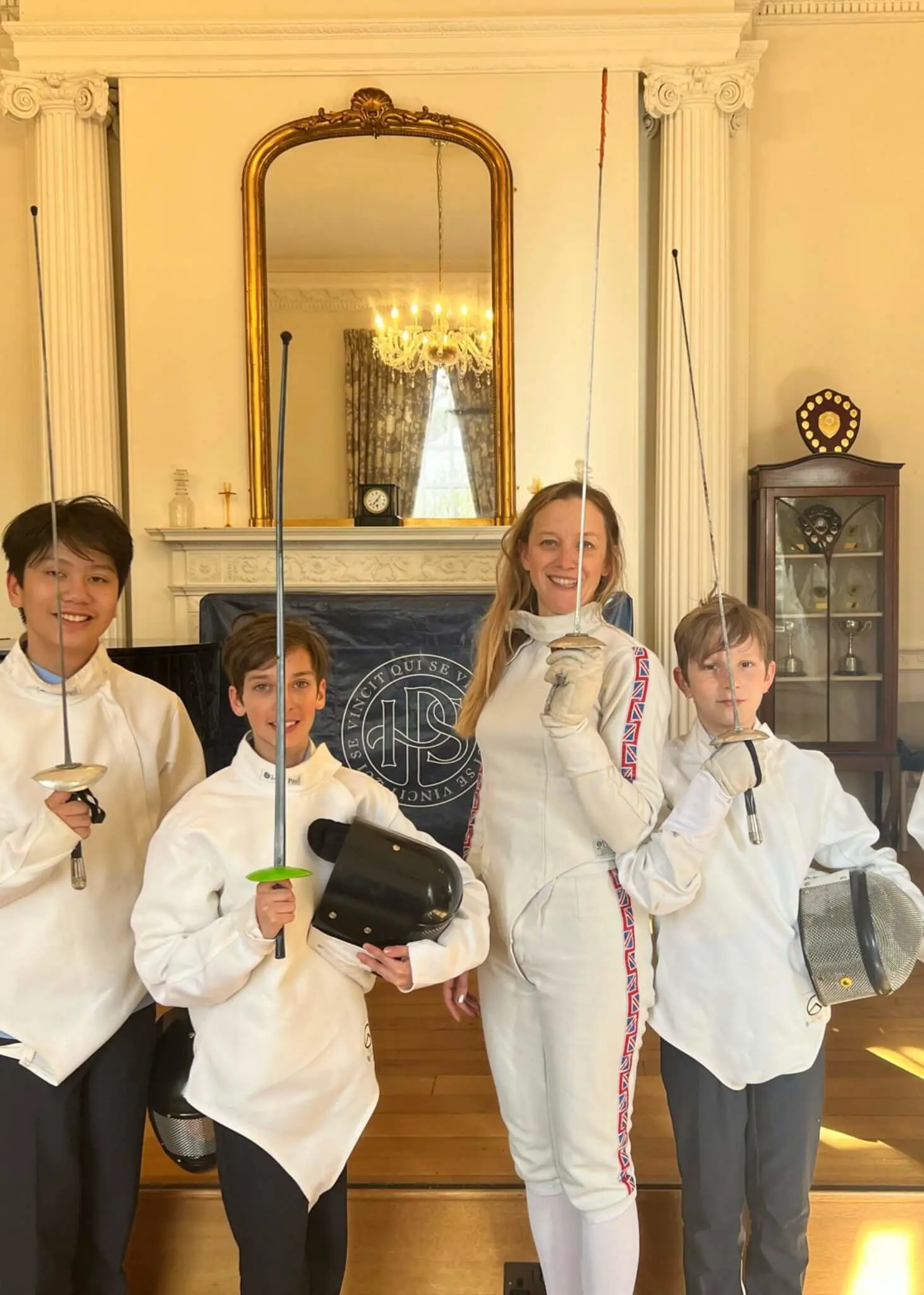 Olympic fencer, Commonwealth fencing champion and children’s author, Eloise Smith ran a fantastic fencing session with some of our lucky Senior fencers, sharing her top tips and techniques.