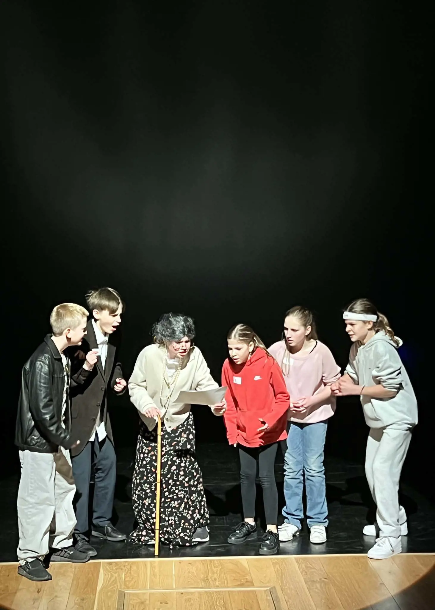 The Ibstock Place School House Drama Competition was a storming success across the Houses. Montefiore House won with Rage to Riches, written and directed by Emily and assisted by Sadie. 