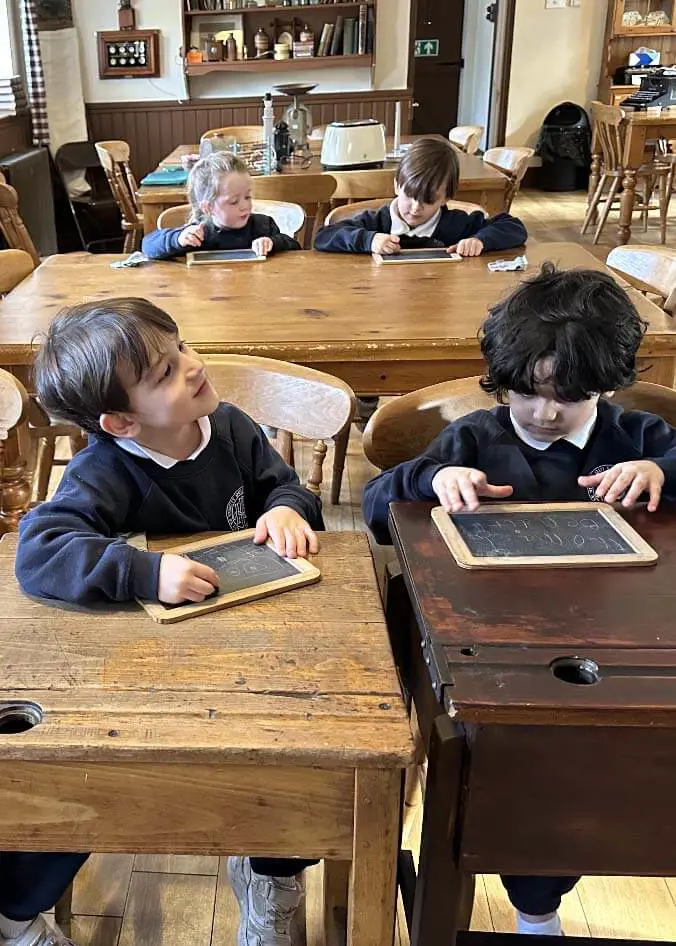 Kindergarten pupils enjoyed an interactive visit to Holly Lodge in beautiful Richmond Park.